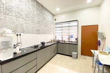 Taman Desa Bestari, Salak Tinggi