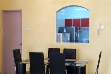 Prima Regency (Kensington Court)