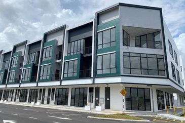 Crest @ Austin Emerald 1