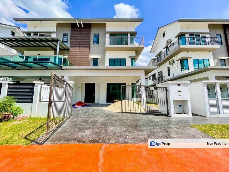3 Storey Semi D House For Sale at Kajang for Sale RM1,150,000 By Nur