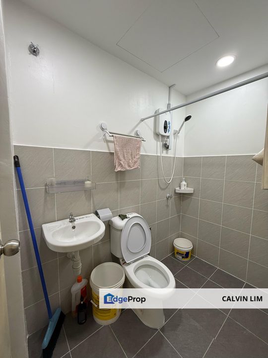 Partly furnished brand new unit just release visit anytime, Kuala Lumpur, Kepong