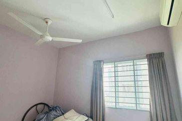 Fully furnished big limited unit 2carpark move in april