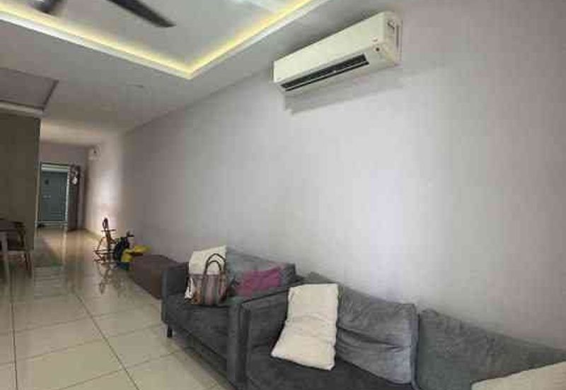 Fully furnished big limited unit 2carpark move in april