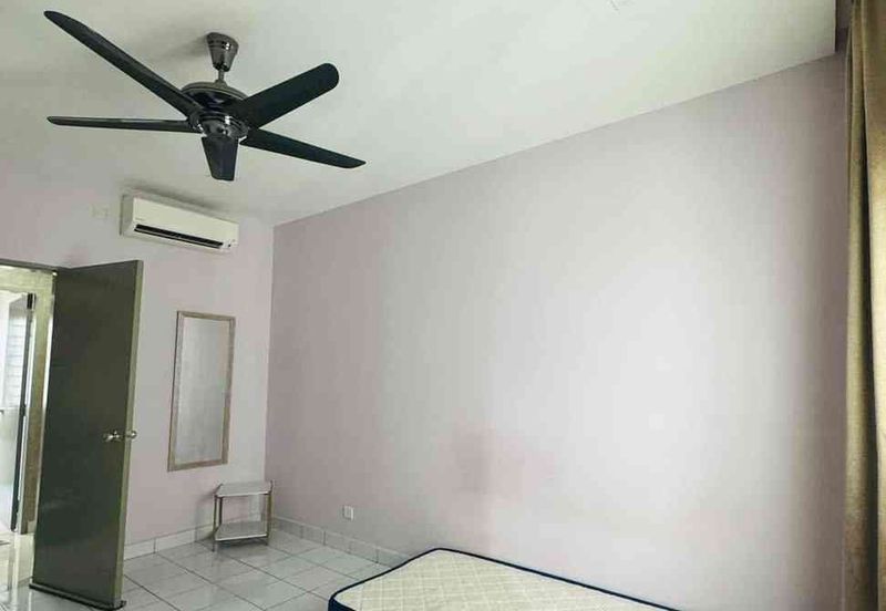 Fully furnished big limited unit 2carpark move in april