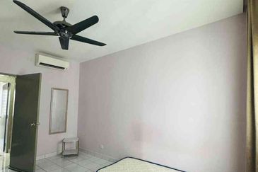 Fully furnished big limited unit 2carpark move in april