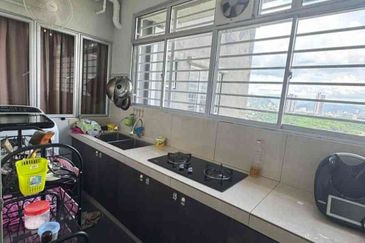 Fully furnished big limited unit 2carpark move in april