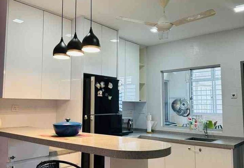 Fully furnished big limited unit 2carpark move in april