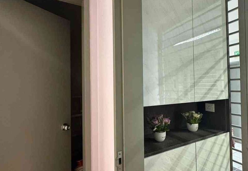 Fully furnished big limited unit 2carpark move in april