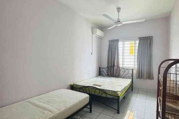 Fully furnished big limited unit 2carpark move in april