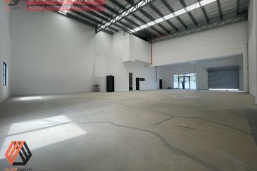 Puncak Alam 1.5 storey Semi D Factory For Sale