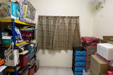 Lakes Condominium, Kota Kemuning For Sale  