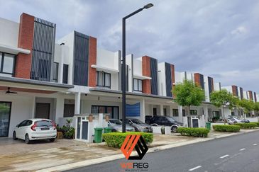 Lucent Residence @ twentyfive.7