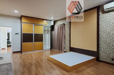 Nice Renovation 3storey Bungalows Kota Komuning For Sale 