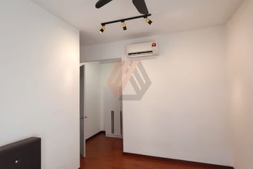 Gravit8 @ Klang South