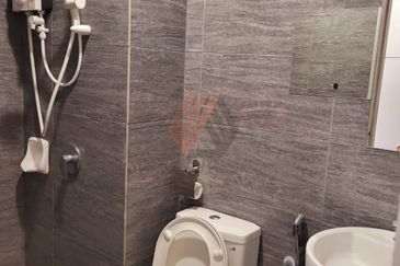 Gravit8 @ Klang South