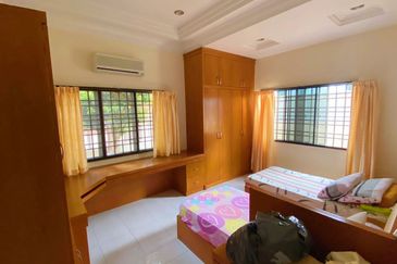 TAMAN ALAI PERDANA (CRISTAL BAY)