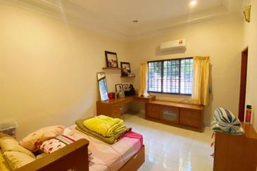 TAMAN ALAI PERDANA (CRISTAL BAY)