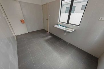 TAMAN MERAK (P.LOT 1731)