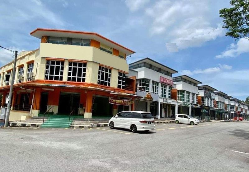 Corner Lot 3 Storey Shoplot @ Ayer Keroh 