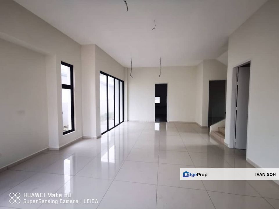 Gated Guarded 8200 Sqft Corner Lot Double Storey Bungalow Taman One Krubong , Melaka, Krubong