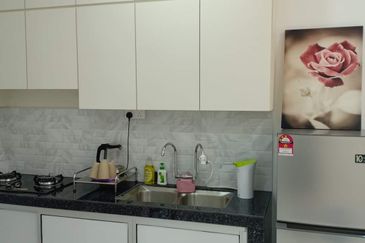 Golden Shower Apartment