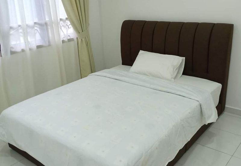 Golden Shower Apartment