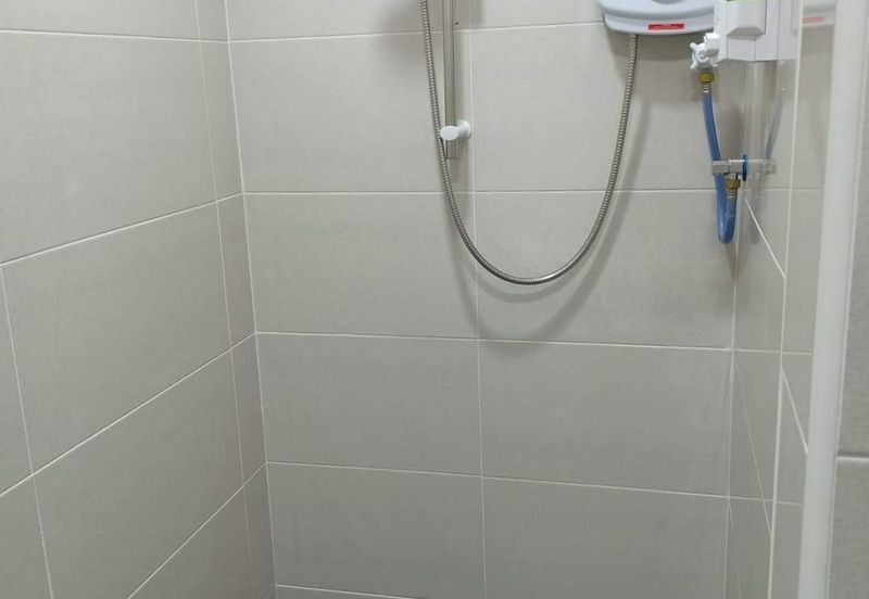 Golden Shower Apartment