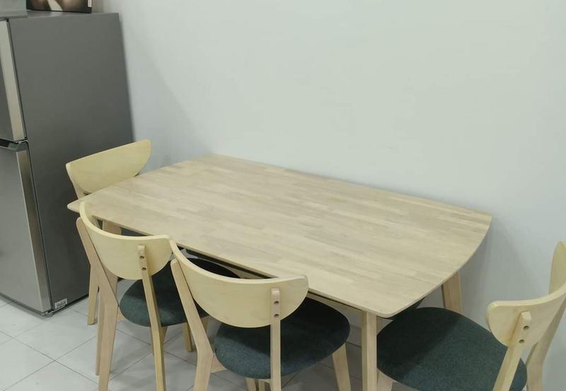 Golden Shower Apartment