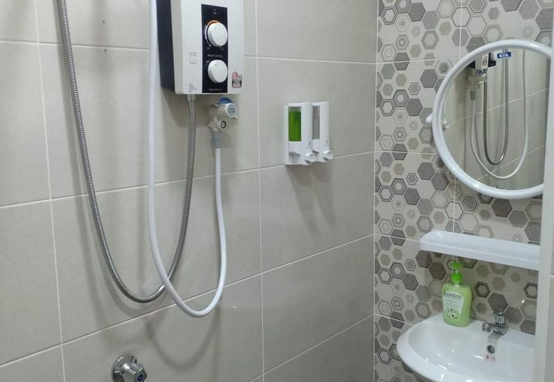 Golden Shower Apartment