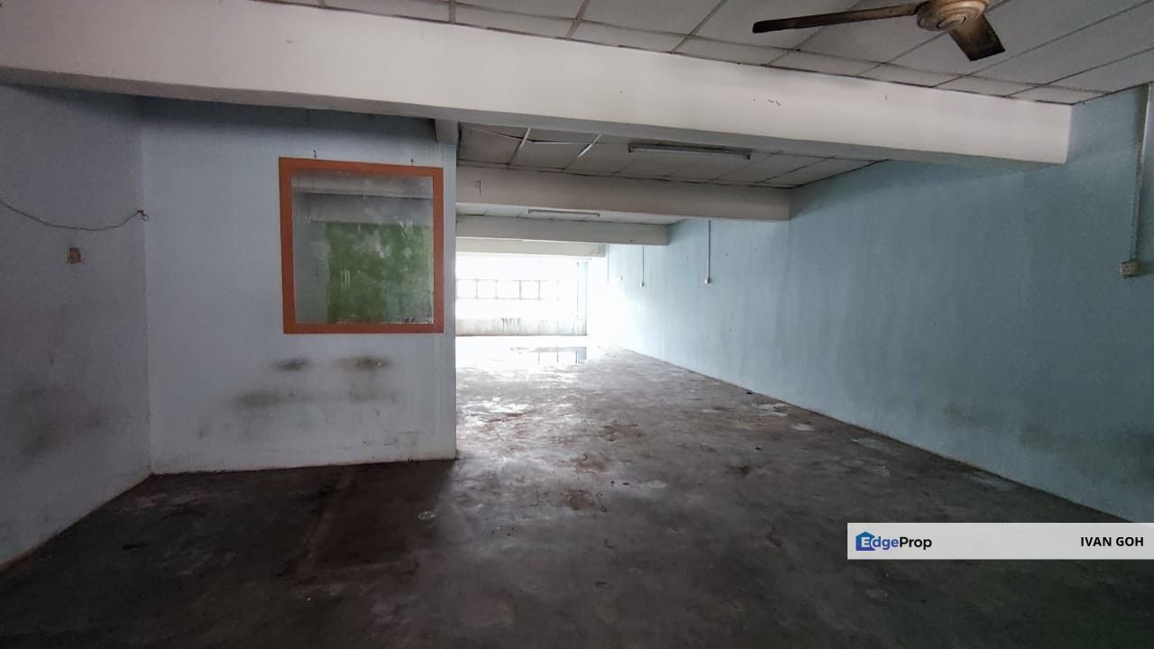 Below Bank Value Double Storey Shoplot Taman Merdeka Jaya Batu Berendam , Melaka, Batu Berendam