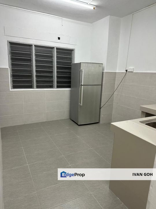 First Floor Unit Pangsapuri Kenanga Kampung Lapan Melaka Tengah, Melaka, Melaka Tengah