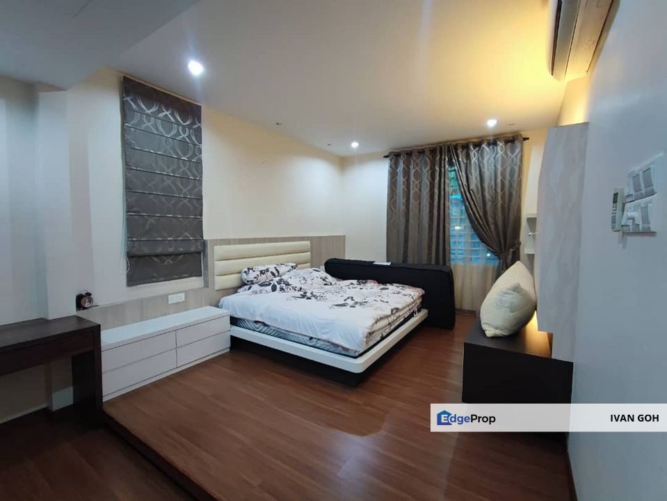 Fully Renovated 1.5 Storey Bungalow Taman Krubong Perdana Near Ayer Keroh Durian Tunggal , Melaka, Durian Tunggal