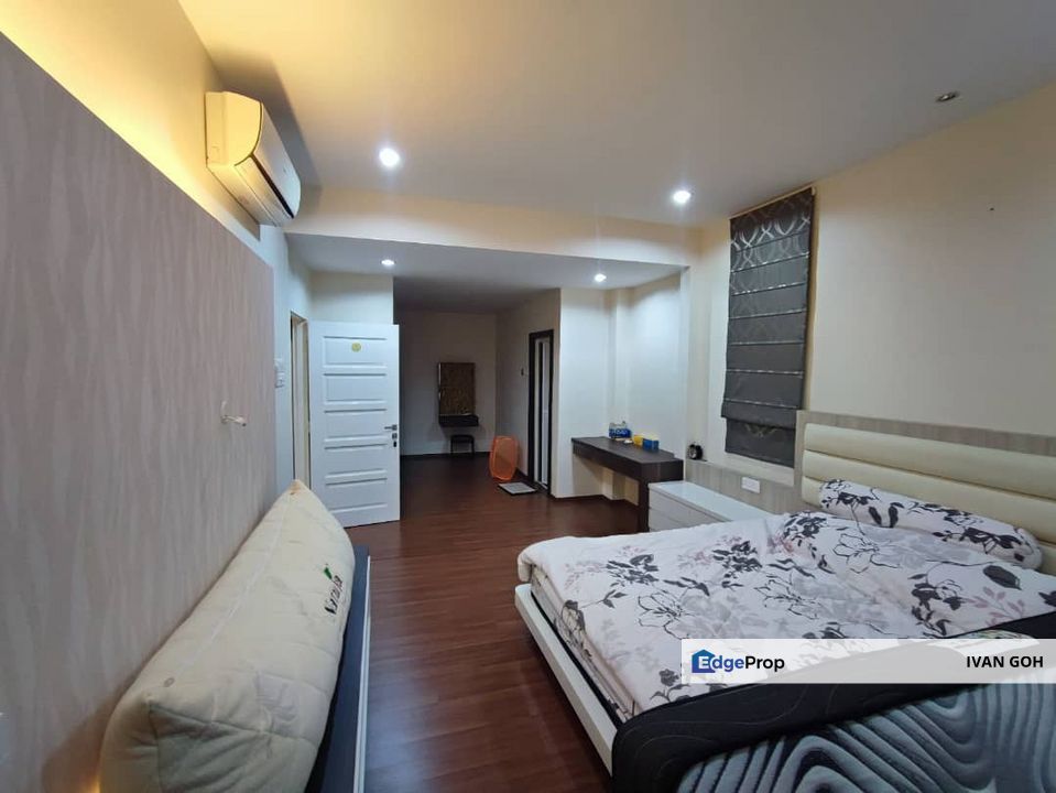 Fully Renovated 1.5 Storey Bungalow Taman Krubong Perdana Near Ayer Keroh Durian Tunggal , Melaka, Durian Tunggal