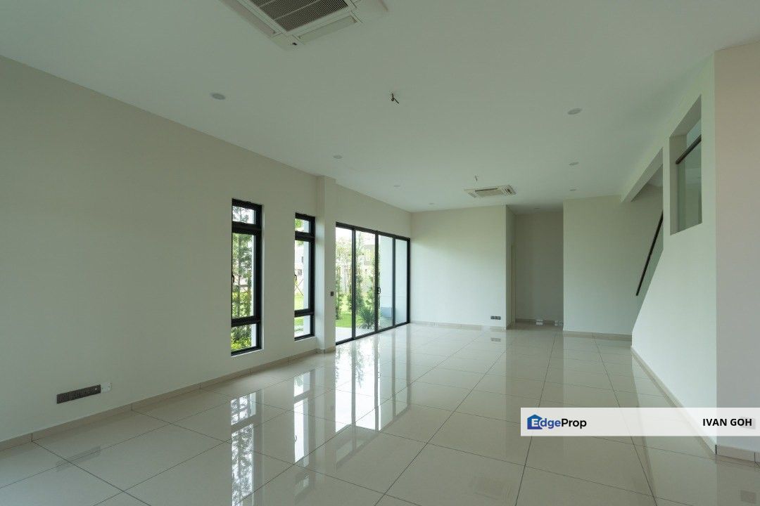 Gated Guarded Double Storey Terrace Semi D Taman 8 Residence Padang Temu, Ujong Pasir Melaka , Melaka, Melaka Tengah