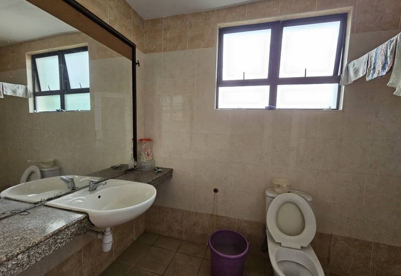 Melaka Town Area Gated Guarded 3 Storey Terrace At Taman Casa Villa, Air Leleh Bandar Hilir 