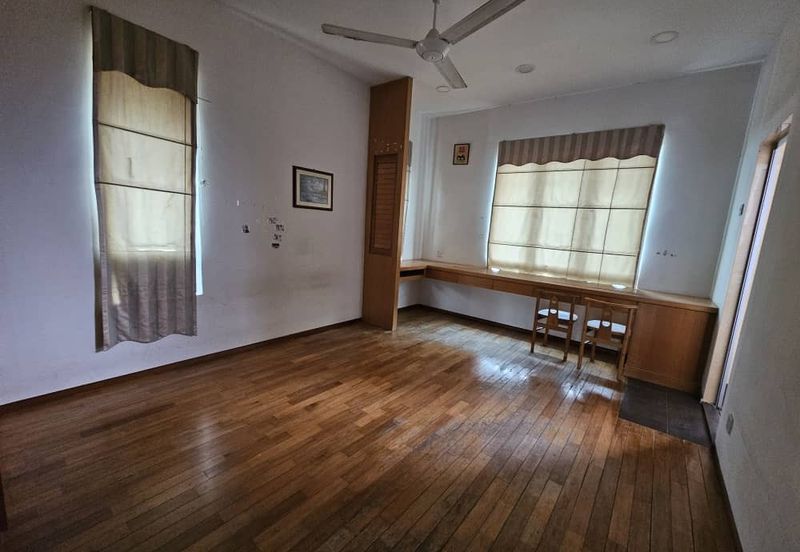 Melaka Town Area Gated Guarded 3 Storey Terrace At Taman Casa Villa, Air Leleh Bandar Hilir 