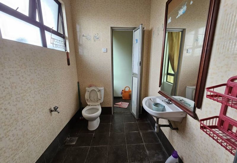 Melaka Town Area Gated Guarded 3 Storey Terrace At Taman Casa Villa, Air Leleh Bandar Hilir 