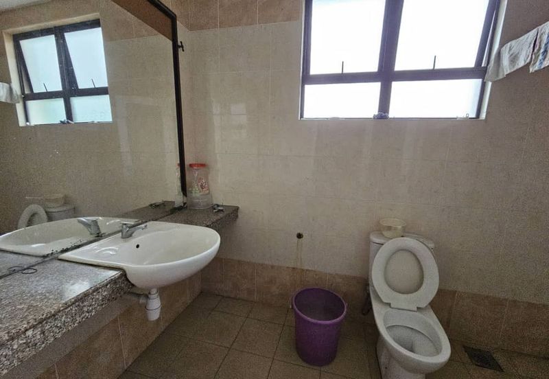 Melaka Town Area Gated Guarded 3 Storey Terrace At Taman Casa Villa, Air Leleh Bandar Hilir 