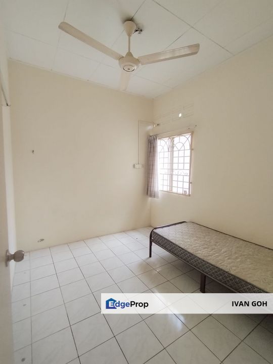 Facing Padang Single Storey Terrace in Taman Merdeka Jaya, Batu Berendam , Melaka, Batu Berendam