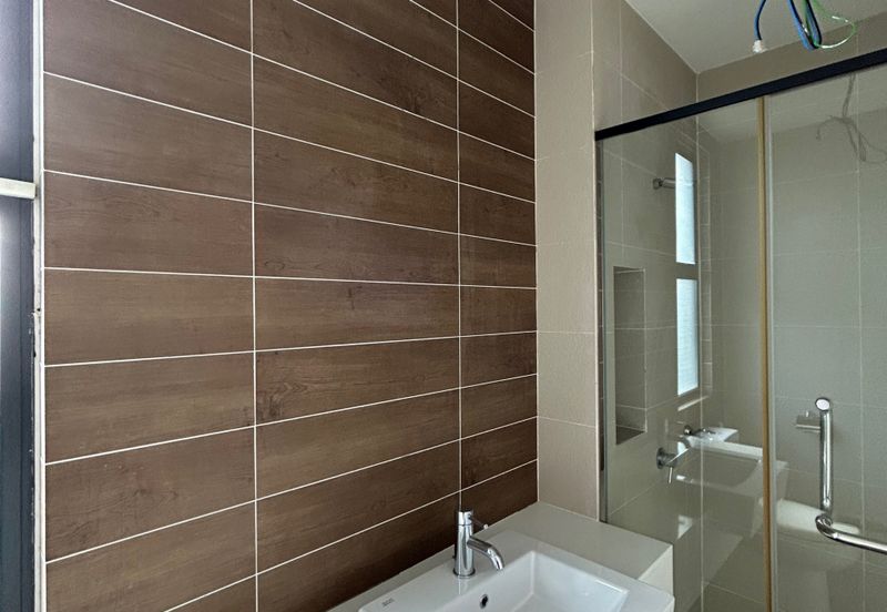 Amverton Park, Bukit Rimau 2 Storey Bungalow House fort Sale