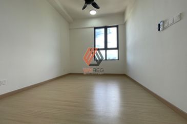 Gravit8 @ Klang South