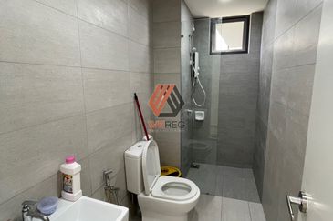 Gravit8 @ Klang South