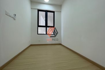 Gravit8 @ Klang South