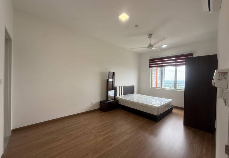 The Tresor @ Gravit 8 *