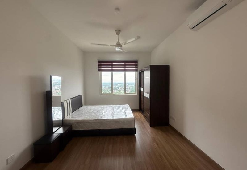 The Tresor @ Gravit 8 *