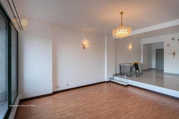 Spring & Summer Villa