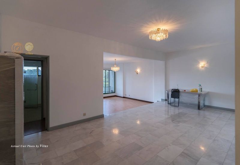 Spring & Summer Villa