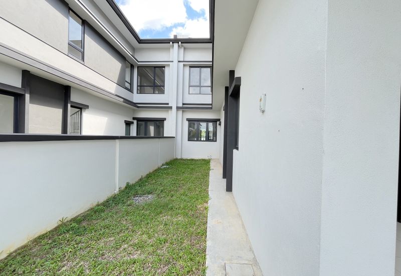 Freesia Residences @ Tropicana Aman