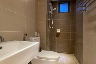 Gravit8 @ Klang South