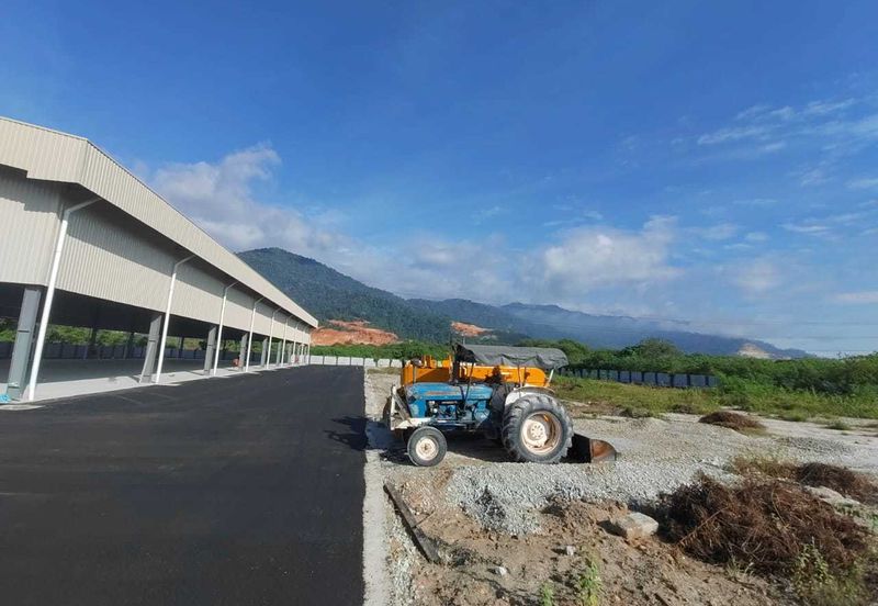 KANTHAN-2 Aces NEW FACTORY + LAND - Factory Basic Info: Size: 80ft x 240ft *Floor thickness 150mm *Height: 30ft *Electric Supply: 150 Amp-FOR SALE